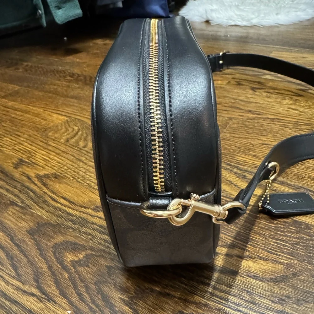 Coach elegant crossbody